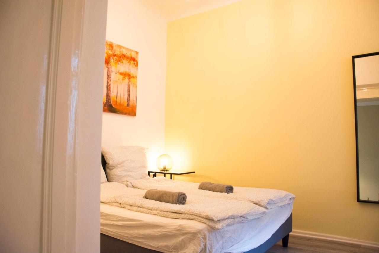 Moabit Family Apartment Берлин Екстериор снимка