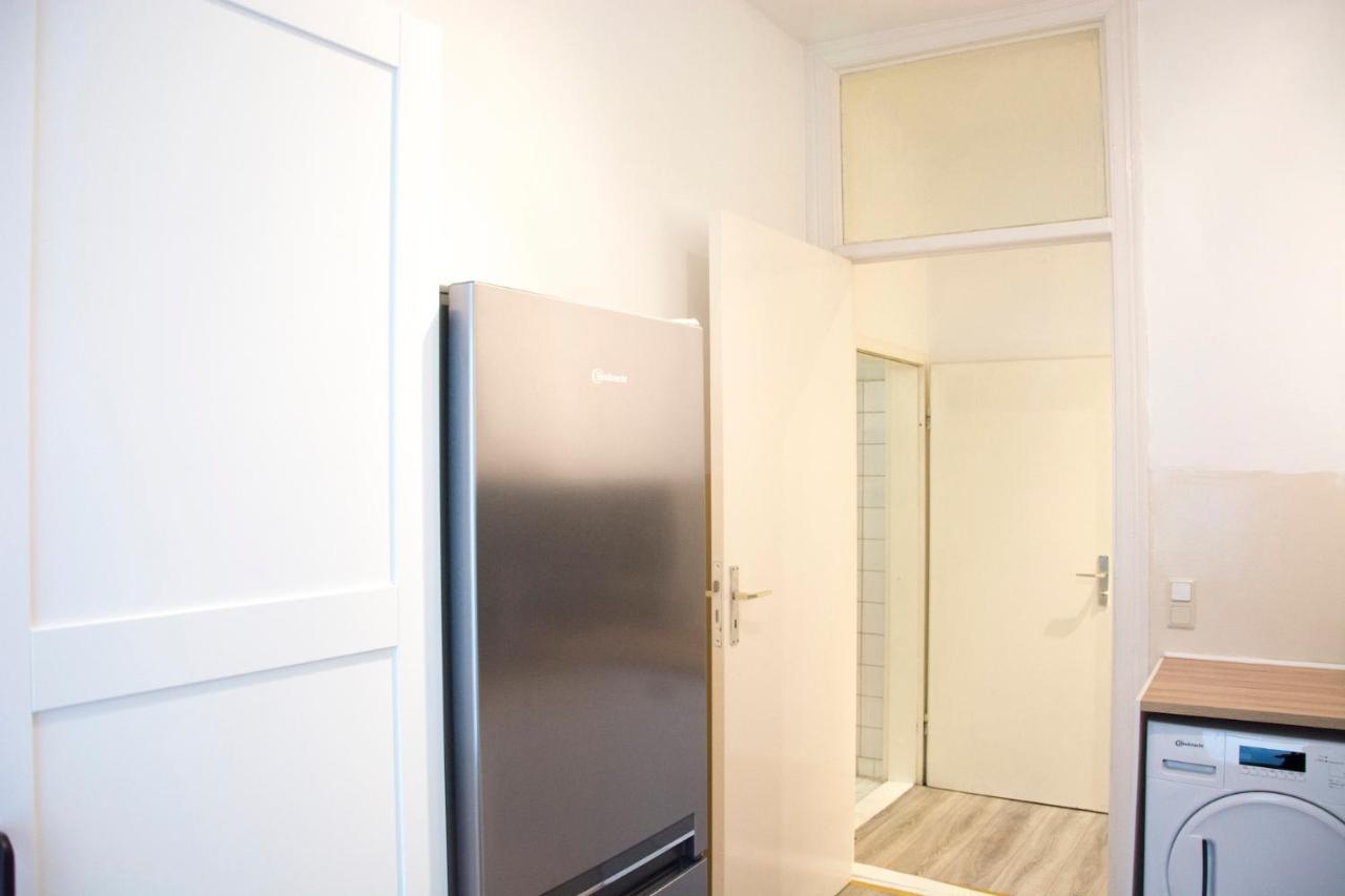 Moabit Family Apartment Берлин Екстериор снимка