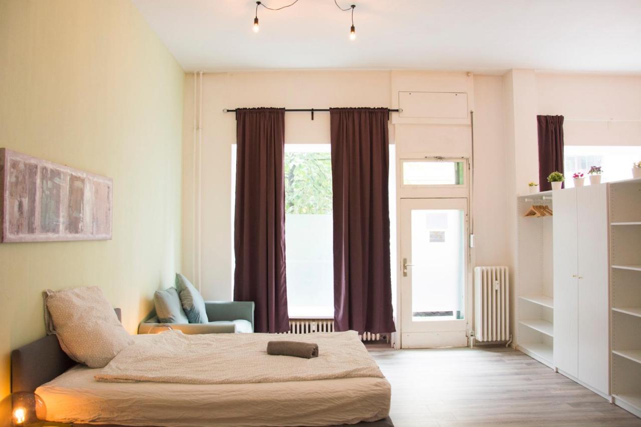 Moabit Family Apartment Берлин Екстериор снимка