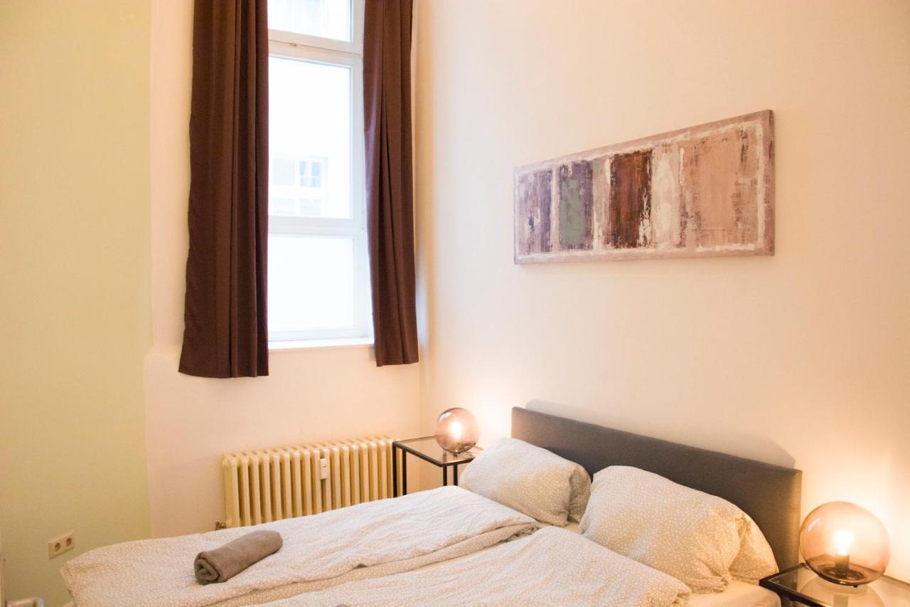 Moabit Family Apartment Берлин Екстериор снимка