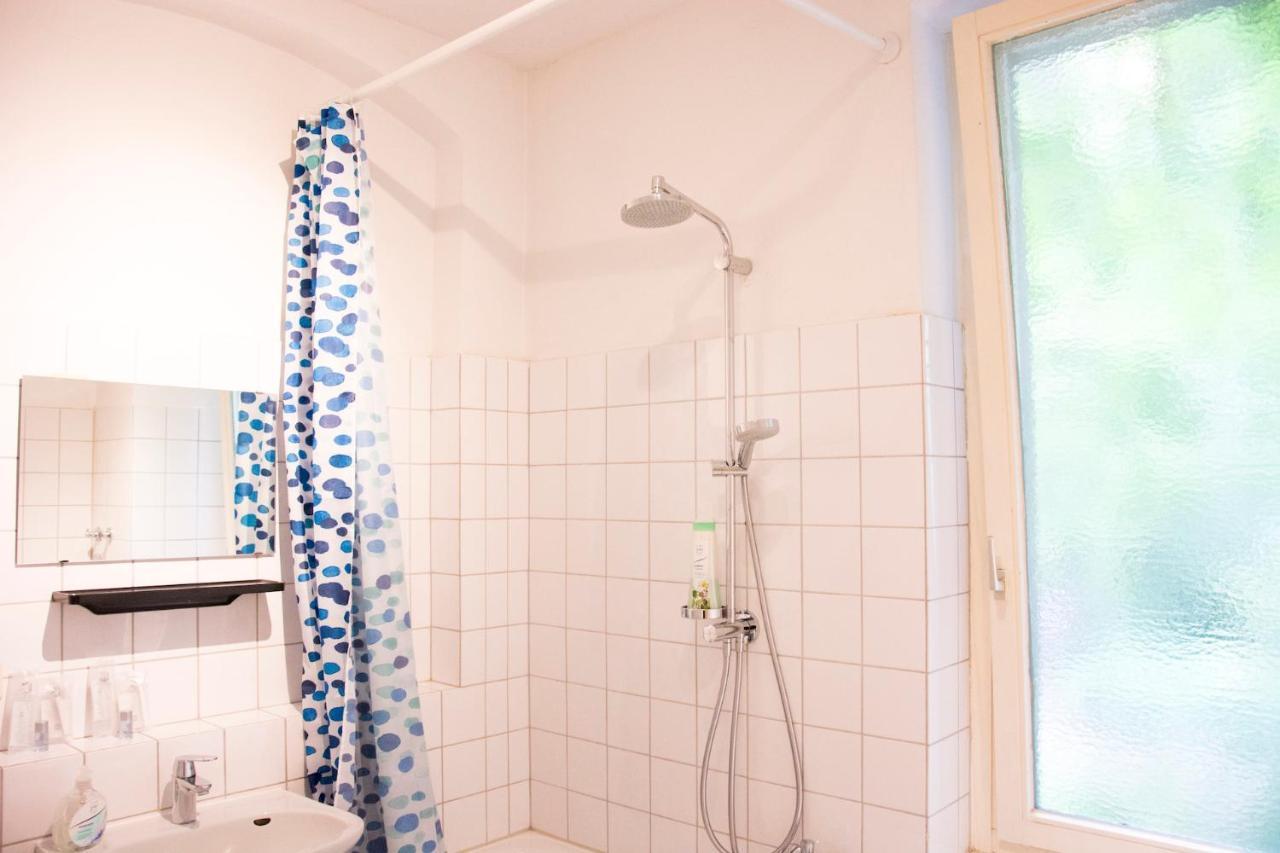 Moabit Family Apartment Берлин Екстериор снимка